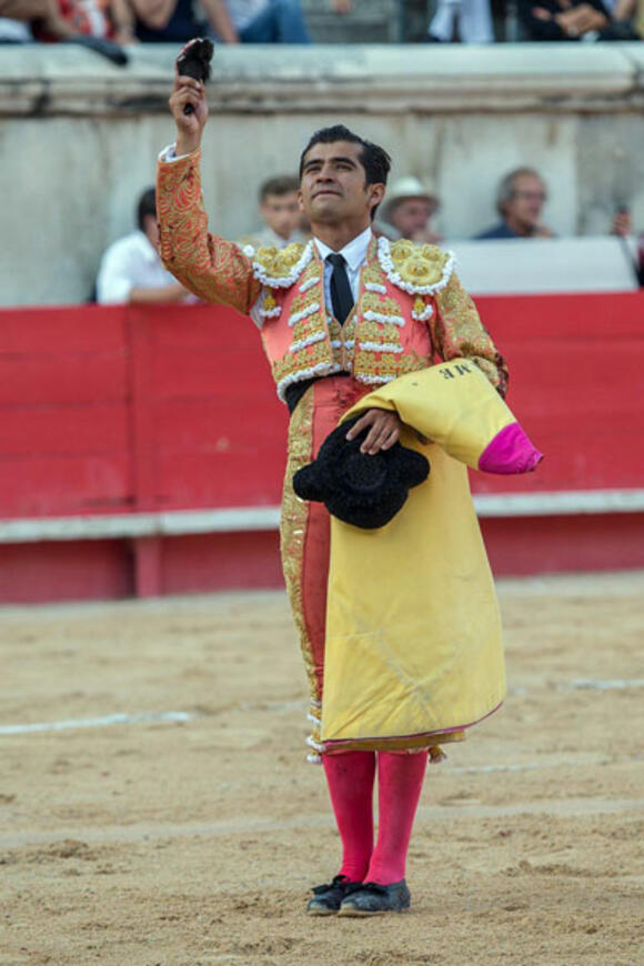 FERIA DES VENDANGES : UNE OREILLE POUR JOSELITO ADAME FACE A UN BON TORO DE VIRGEN MARÍA