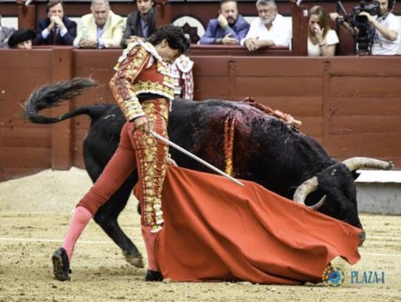 OBJECTIF FERIA DE PENTECÔTE : CURRO DÍAZ, LA VALEUR SÛRE D’UN TOREO D’ARÔMES