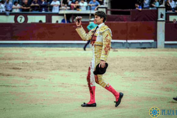 TEMPORADA : UNE OREILLE AU PRIX DU SANG, JUAN LEAL FORCE LE RESPECT DE LAS VENTAS