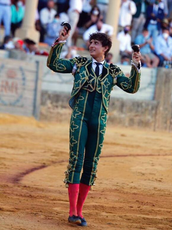 ESCALAFÓN DES MATADORS DE TOROS : LA PERCÉE DE ROCA REY ET DANIEL LUQUE