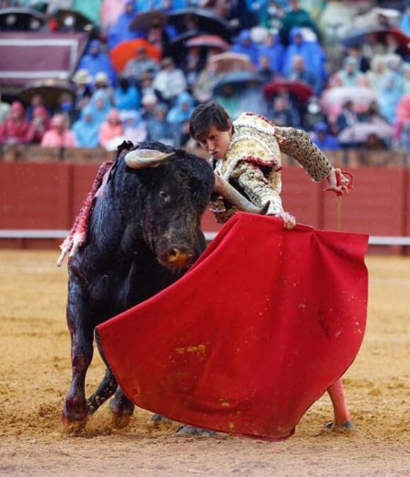 OBJECTIF FERIA DE PENTECÔTE : VICTORIANO DEL RÍO, CASTE DE FEU À SÉVILLE