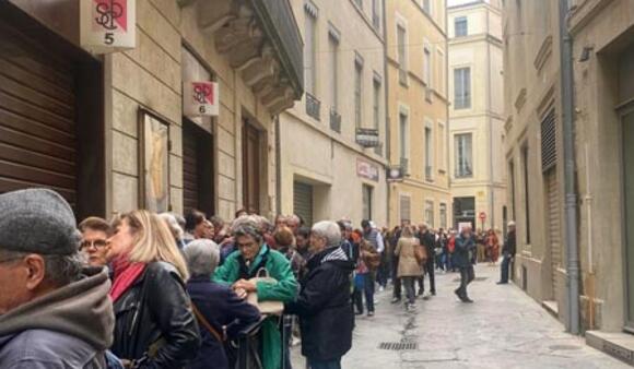 FERIA DE PENTECÔTE : GRANDE AFFLUENCE AUX GUICHETS POUR L’OUVERTURE DE LA VENTE DES PLACES SÉPARÉES